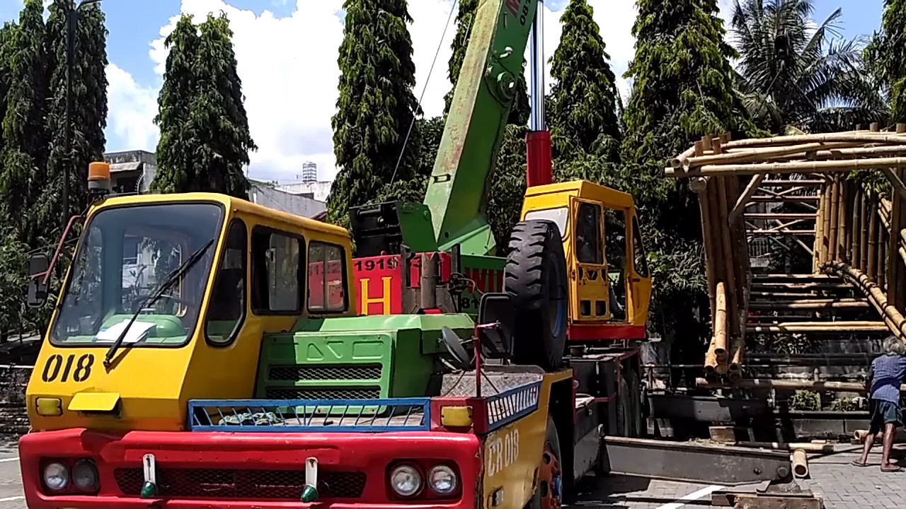 Baru Dipasang Jembatan Dari  Bambu  Melintas Kali Pepe di 