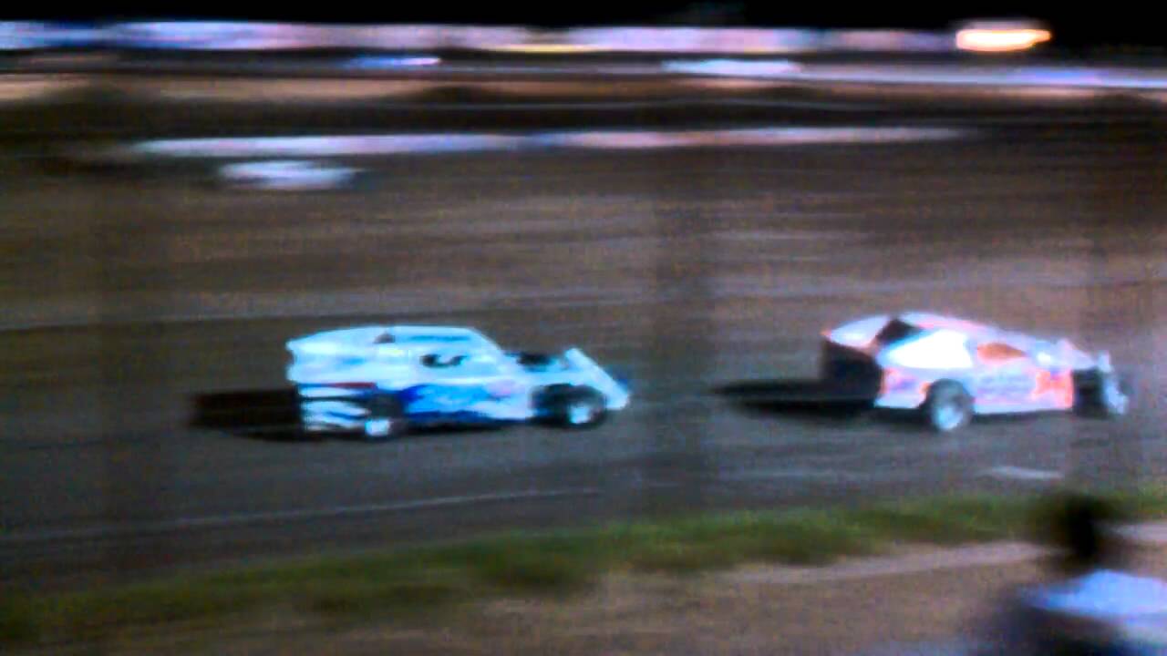 At the races - YouTube