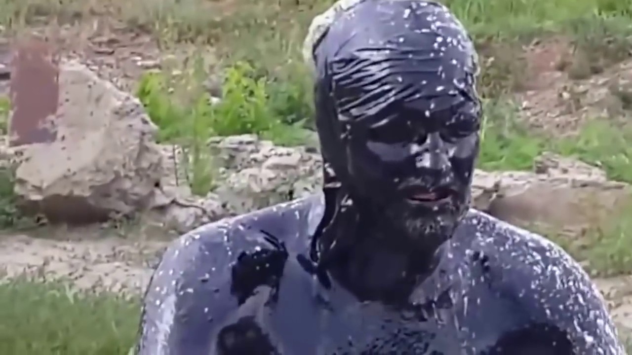 девушка в нефти. мазут. песня он в мазуте я в навозе. песня он в мазуте я в навозе. песня он в мазуте я в навозе.