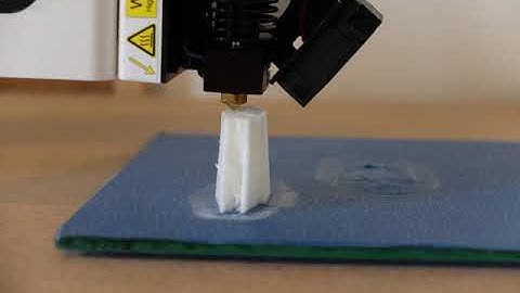 Rotrics DexArm printing a venator model