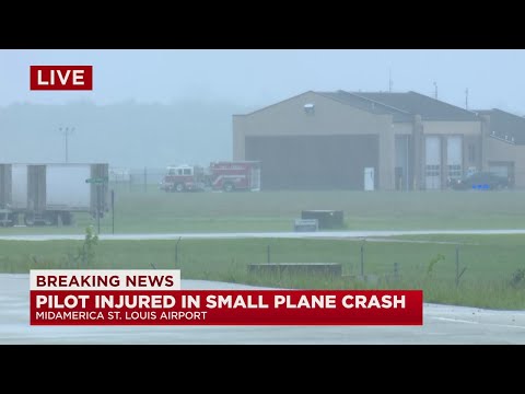 Pilot ejected in F-15 plane crash at MidAmerica Airport