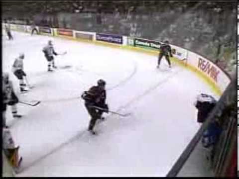 Markus Naslund 4-goal game vs. PIT - 2003