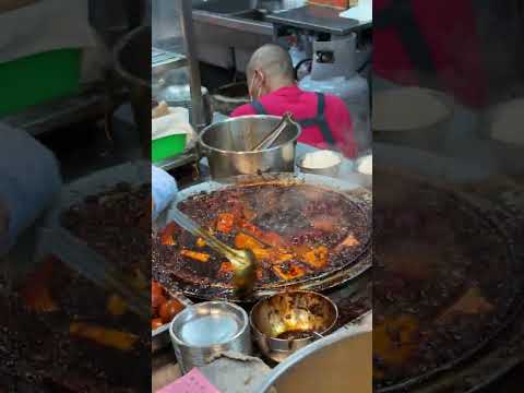 ข้าวหมูพะโล้อ๋ายจ๋ายไฉ