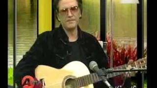 Amir Aram Khak With Guitar On TV.mp4 chords