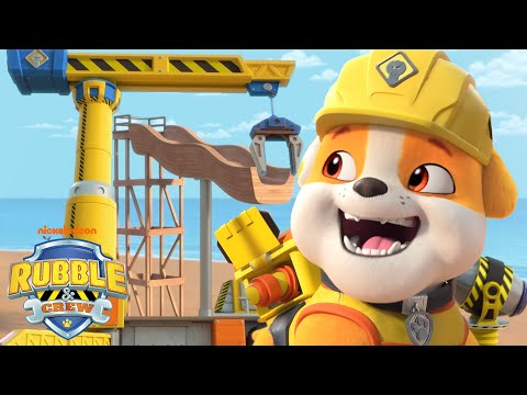 Rubble Brings the Construction Tower Crane Grabber to the Beach! | Rubble & Crew