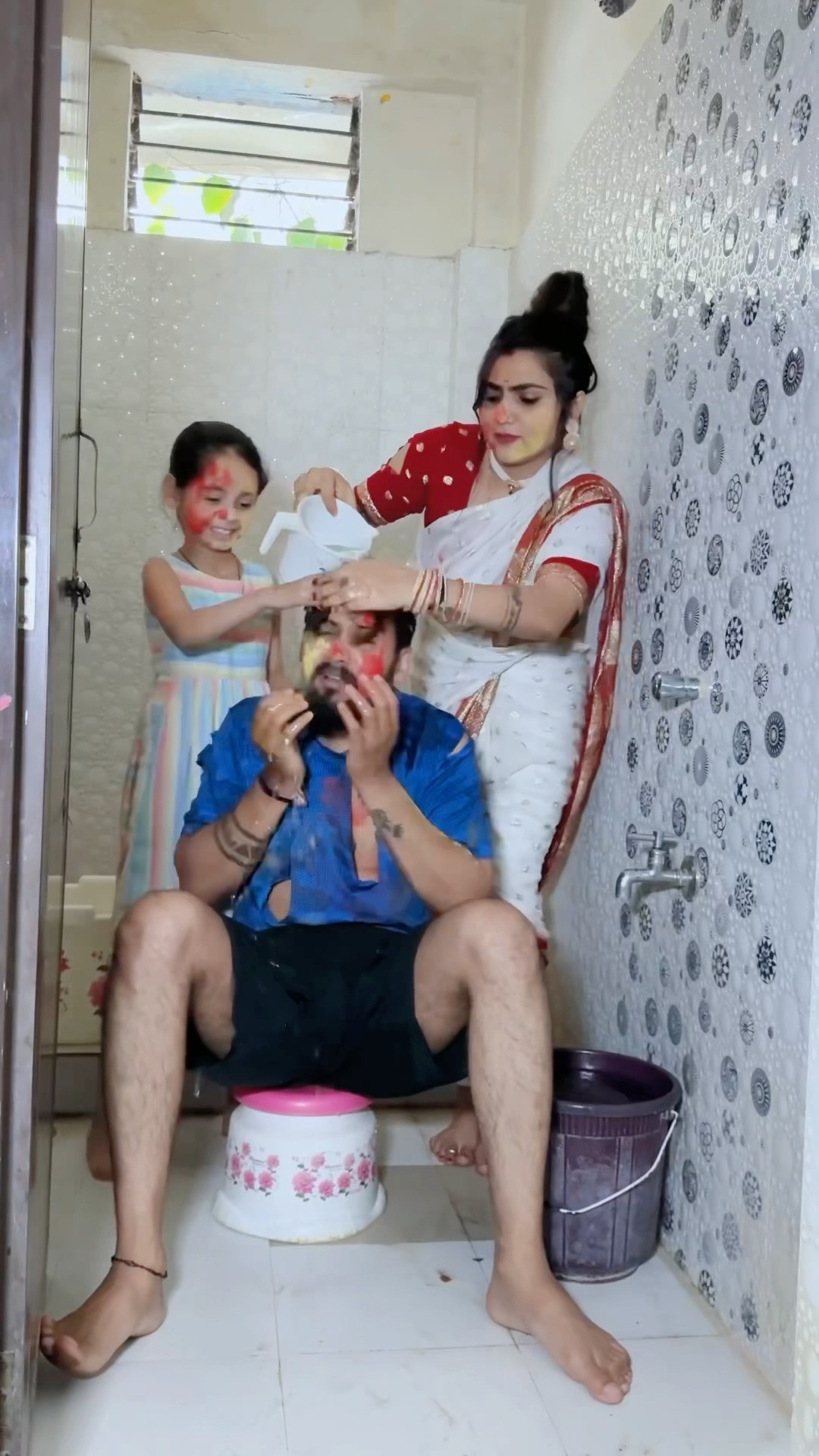 बीचारे मेरे मासूम पति??(happy holi aap sabko dosto) #kajalsoni  #comedy #holi #family @kajalsoni