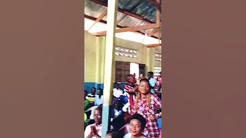Mweka L Homme De Dialu Préfère Mieux A Lodebar 