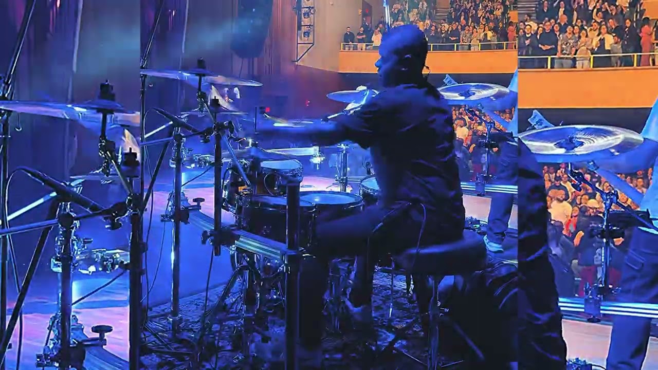 INTRO + MOISÉS - LIVE IN BOSTON / VINICIUS FIGUEIREDO