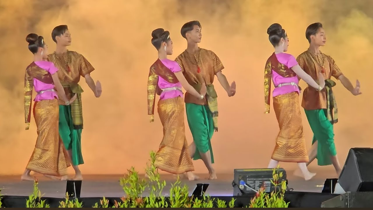 ฟ้อนเต้ยเกี้ยว - วิทยาลัยนาฏศิลปร้อยเอ็ด งานสี่ภาค เสาชิงช้า กทม.