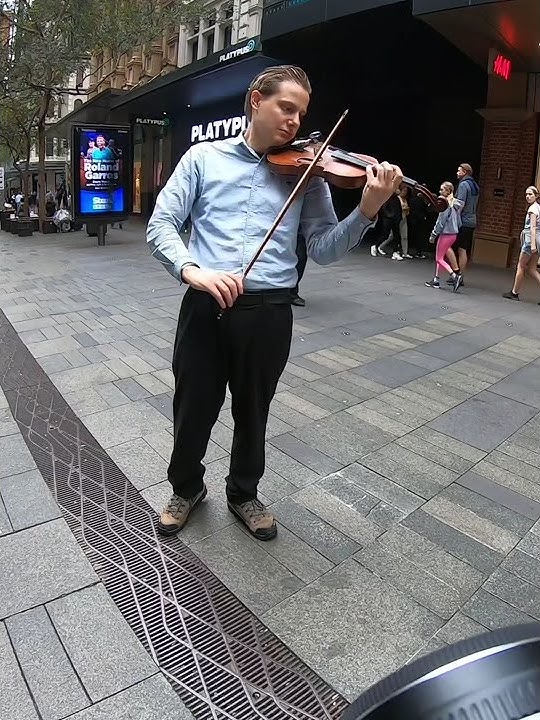 Despacito 😍 On Sydney’s busiest street 🇦🇺Great Music🇦🇺 Australia Got Talent