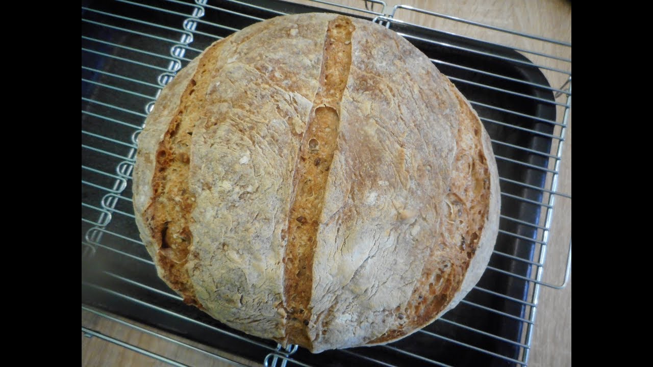 Kváskový chlieb bez lepku, pripravený bez rozkvasu. Recept na chlieb.