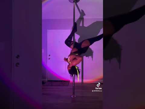 Black girl pole | intermediate spin pole combo