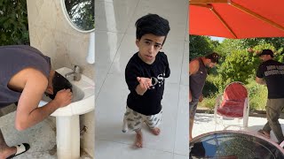 شكيت راسه بطابوكه وما خليته ينام😂