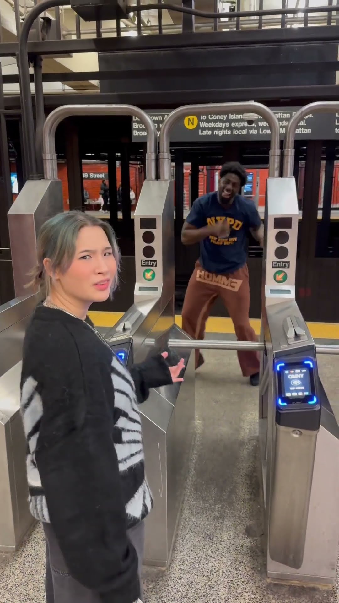 How to get on the NY trains for free ?