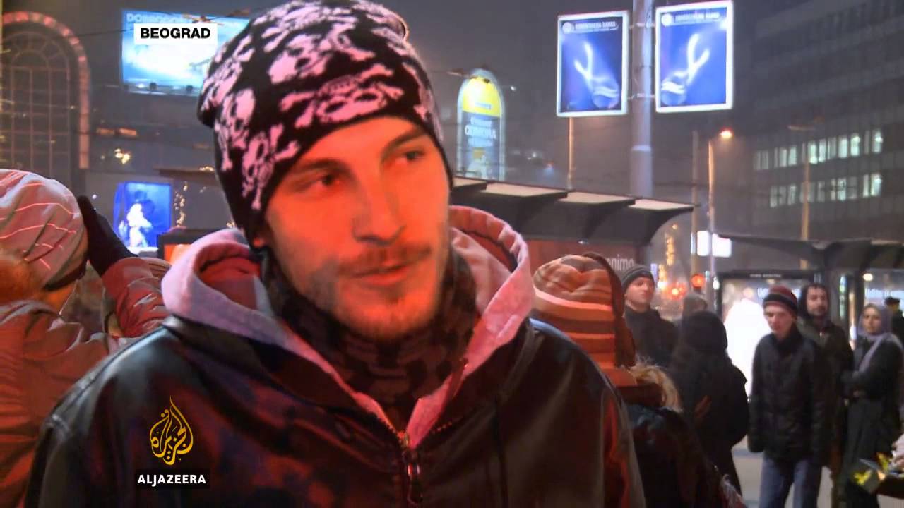 آلاف المواطنين في شوارع مدن المنطقة - قناة الجزيرة البلقان
