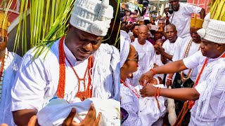 Ooni Of Ife Receives Crown Prince, Tadenikawo from Queen Naomi Into the Palace for Traditional Rite.