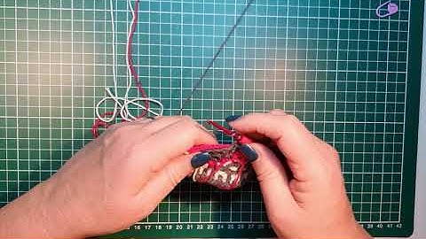 Interlocking filet crochet, colour changing tutorial row method 1: 6A