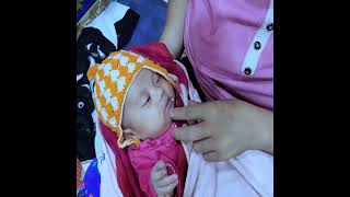 SINGLE MOM BREASTFEEDING BABY.