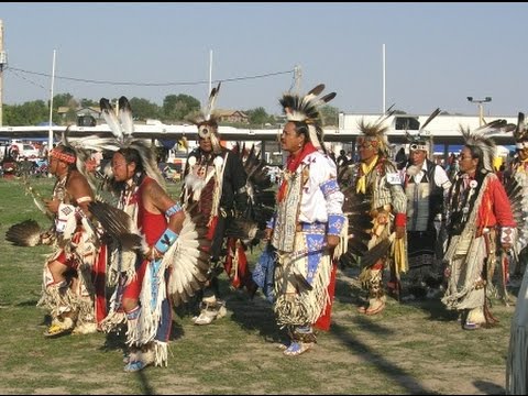 Video: Indiani orgogliosi. Le piume d'aquila e il loro significato nella cultura tribale