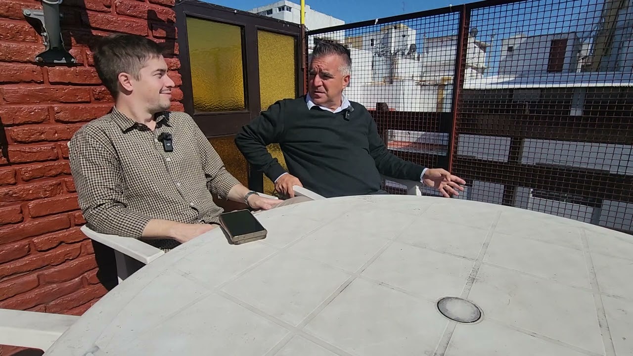 Venta - Departamento dos ambientes con balcón terraza, cochera y baulera  Plaza Colon Mar del Plata