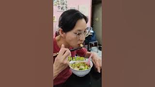 弟弟补习的干捞面，我们晚餐的清汤面😋😋
