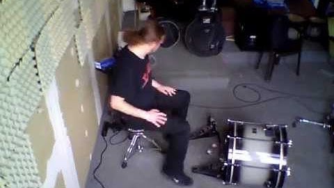 Setting up my drum kit for rehearsal (time lapse)