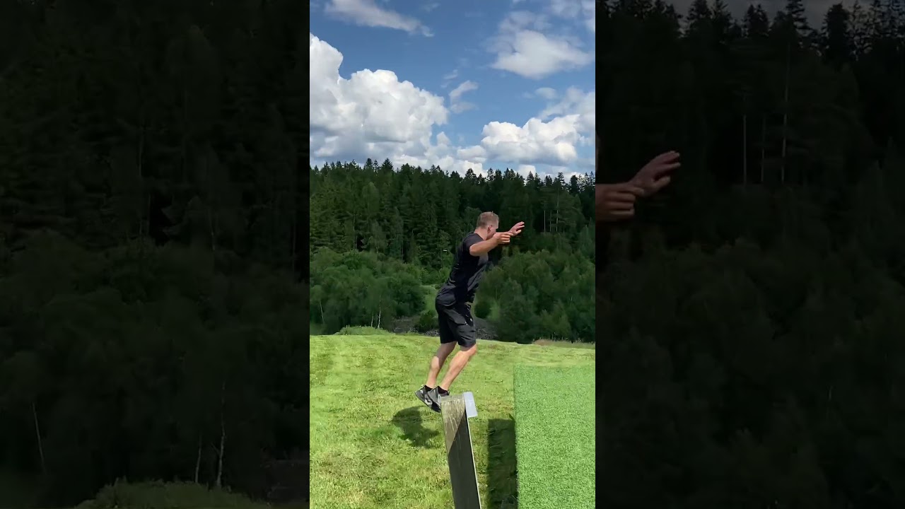 Satisfying Disc Golf Throw! 🥏 