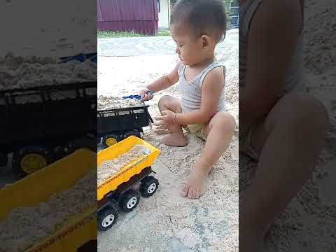 Mulai menangis... Mobil truk oleng