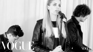 London Grammar – Hey Now (Live on Vogue)