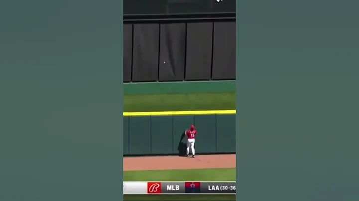 WILLY ADAMES CLOBBERS A 413FT 2RUN BOMB!! #milwaukeebrewers