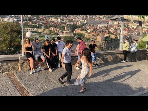 Кайфовая Чеченская Песня Мадина ALISHKA Девушки Танцуют Красиво На Вершине Тбилиси Лезгинка 2021 HD