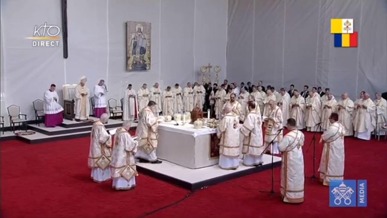 Divine liturgie et béatification célébrée par le pape François en Roumanie prière universelle mariage