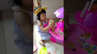 Download Lagu Mba jualan es krim #shorts MP3 Download Lagu Mba jualan es krim #shorts MP3