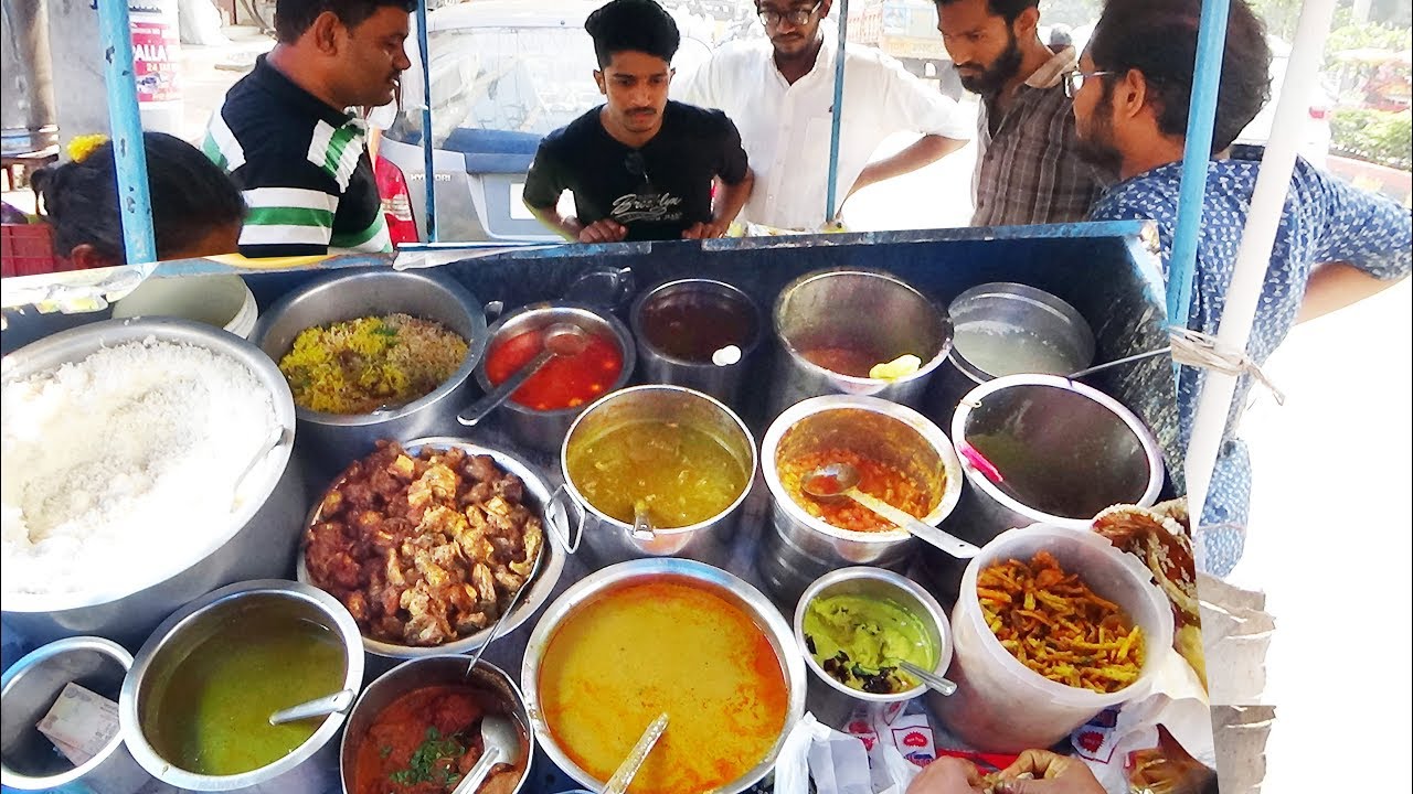 Hardworking Young Boy Selling Unlimited Roadside Meals | Chicken Rice, Fish Rice | Street Food Vizag | Street Food Catalog
