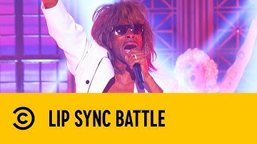 Snoop Dogg Rocks Out To "Don