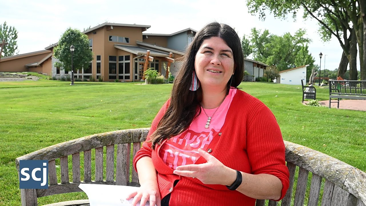 Siouxland author pens I-29 travel guide