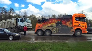 Evacuation from the accident scene. An 8x4 dump truck drove into a car transporter.