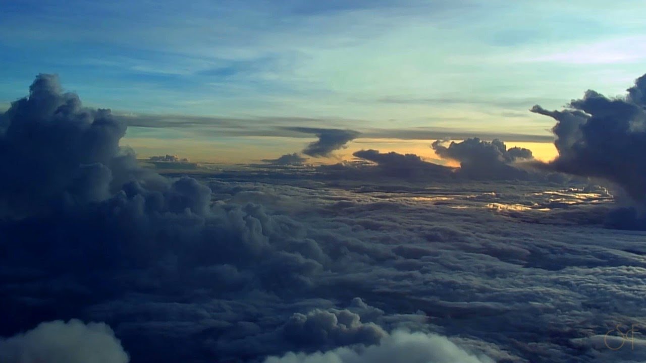 Бесплатные песни там за горизонтом. Небо глазами пилота. Небо глазами летчика. За облаками. Небо за облаками.
