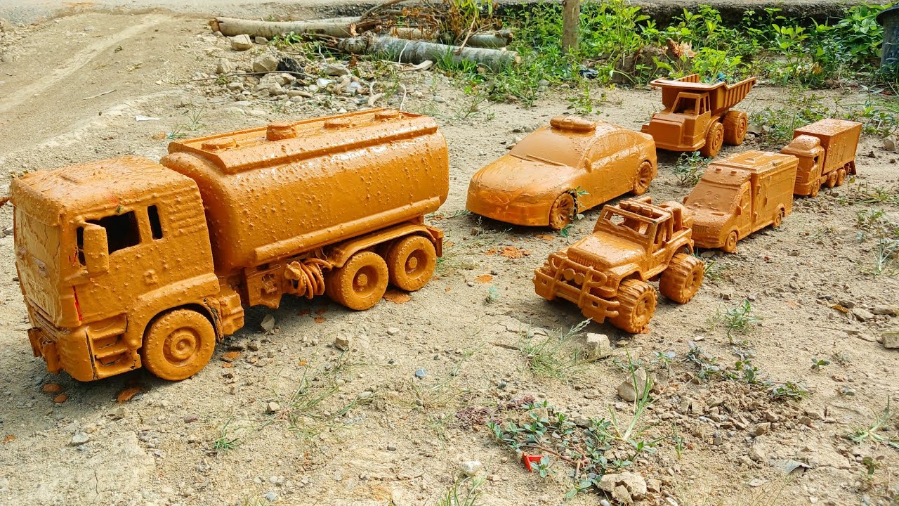 Temukan & Membersihkan Mainan Berlumpur, Truk Tanki, Mobil Polisi, DumpTruck, Truk Kontainer, Damkar