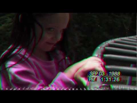 PARANORMAL ACTIVITY 4 - Official International Trailer