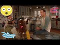 Изгубената чиния | 👨‍👩‍👧‍👦 Аз съм по средата | Disney Channel Bulgaria