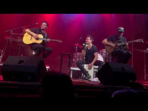 live-guitar-cajon-solo