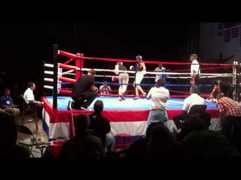 Miguel Endara vs. Jorge Calvo - Round 2 - Corporate Knockout 2013 @splitplug