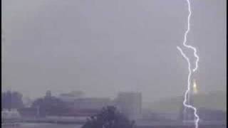 とある猛雨の超電磁落雷 - Lightning Strikes On The Illuminated Tower. とある猛雨の超電磁落雷 - Lightning Strikes On The Illuminated Tower.