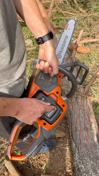 Battery Saw HUSQVARNA 540i XP Work 🔋🔥 #battery #husqvarna #shorts