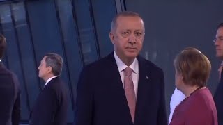 Ingilizce Bilmiyorsundur Ama Cumhurbaşkanısındır