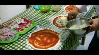 IMPASTO DELLE PIZZE CON IL BIMBY DA GIUSEPPEILPASTICCERE.mpg