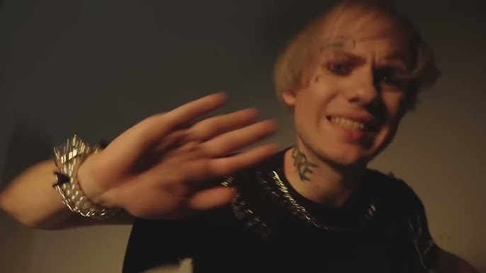 қоғамдық көлікте аяқтарын жайып жіберді