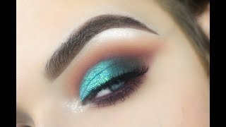 Jaclyn Hill X Morphe Teal Glitter Cut Crease