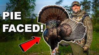 PIE FACING a GOBBLER & then CALLING HIM IN (approached by another hunter)